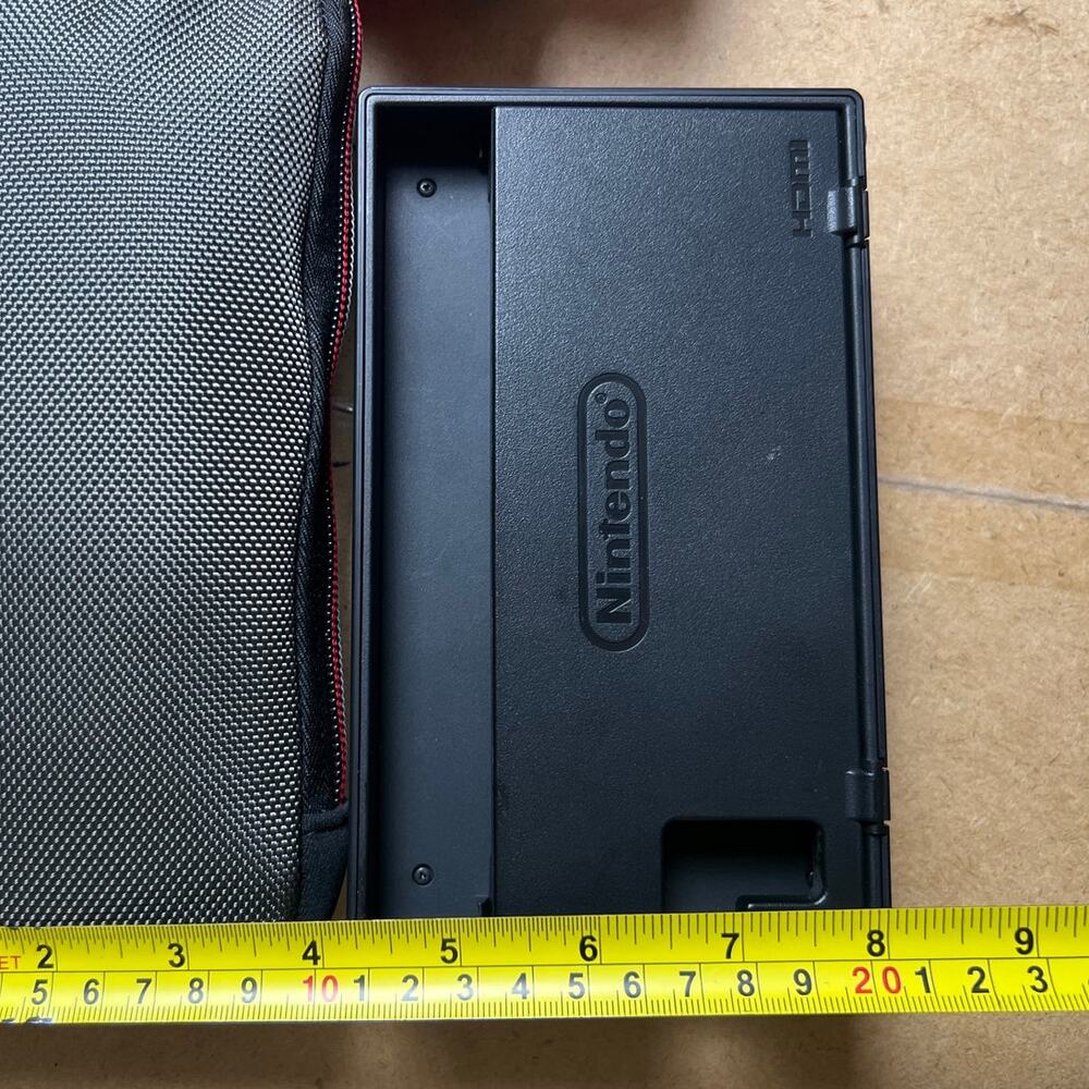 Nintendo Switch With Battery For Console And Two Controllers Tested - Picture 7 of 7